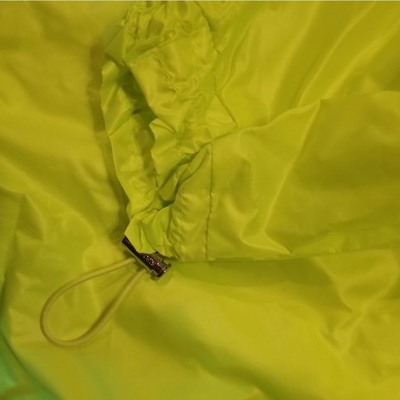 Sold out Neon green Anorak high end details - Picture 3 of 4